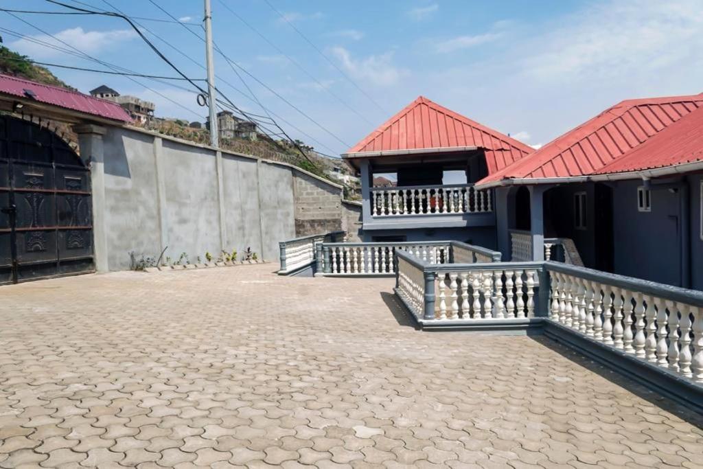 M & B Residence Freetown Exterior foto